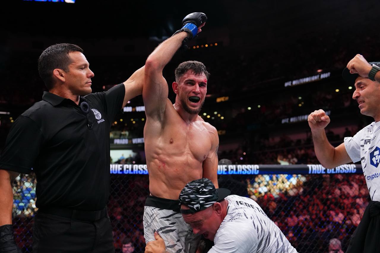 Николай Веретенников одержал первую победу в UFC